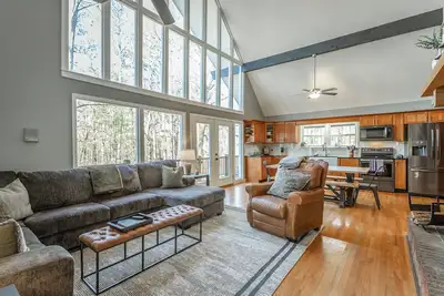 Image de Private Modern A-Frame with Southern Charm
