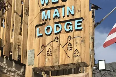 Image de Covered parking/3 bedrooms, sitting room, restroom w/laundry, full kitchen, deck