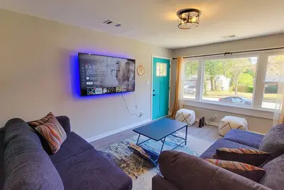 Image de ⭐⭐Luxurious Urban Home, Minutes From Downtown! ! ⭐⭐