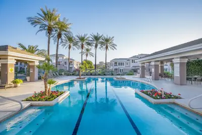 Image de Luxury by the Kierland Commons! Heated Pool & Spa, Golf Views, Upgraded Unit!