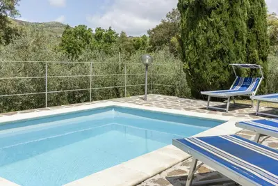 Image de Belle maison de vacances privée avec piscine privée, Wifi, Tv, patio, animaux admis, parking