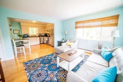 Image de Perfect family rental steps to little beach and boat launch - Central A/C!