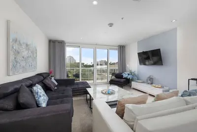 Image de Las Islas 13 by Bocobay | Luxury Palm Beach Condo