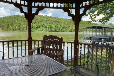 Image de New! Lakefront Cottage with Private Dock