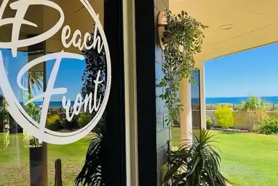 Image de 2-Bedroom beachfront  suite on the foreshore