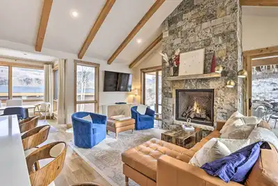 Image de Luxe Home w/ Patio & Pool Access in Silverthorne!