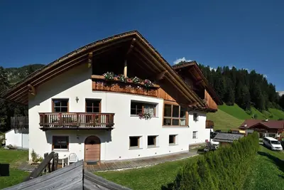 Image de Appartement de vacances \"Ciasa Mirio Rit\" avec vue montagne, Wi-Fi et balcon