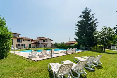 Image de Appartement à Salò avec piscine et oliviers