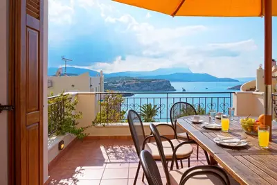Traditional Pool Villa with Sea and Mountain View