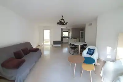 Image de Rez-de-jardin T3 - Piscine - Toutes commodités. 4-6 pers