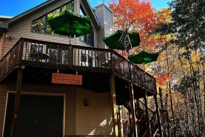 Image de Maple Mountain Retreat - Golfing, hiking, hot tub, game room & firepit!