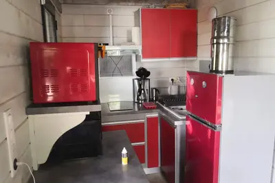 Image de Bungalow sous les arbres