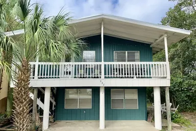 Image de The Perch- Free Golf Cart! Recently Updated, Sleeps 5, 1. 5blocks from the beach.
