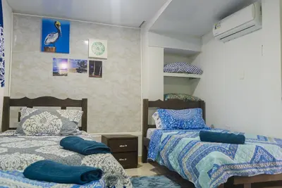 Image de Desayuno incluido- 6 beds- privado-apartamento-no somos hostal-bilingual