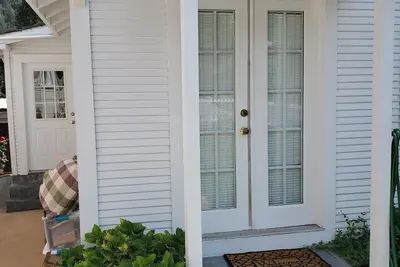 River's Pace Cottage near the River & Downtown