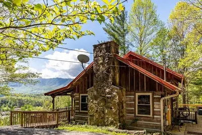 Image de Little River & Smoky Mountain Views!