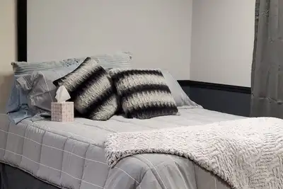 Image de Cozy downtown corporate studio fully furnished