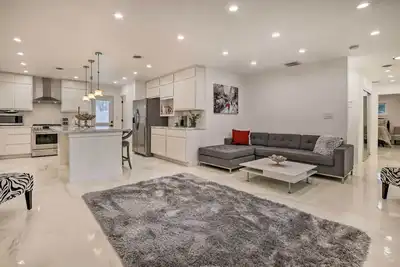 Image de Renovated Griffith Family Home in Chicagoland Area
