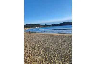 Image de bel appartement proche des plages, parking, terrasse, wifi