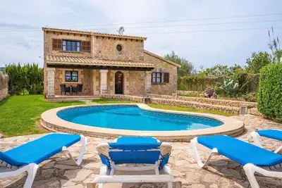 Image de Villa \"Pau\" avec vue sur les montagnes, piscine, Wi-Fi et terrasses