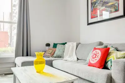 Image de The Stiles Historical Estate by RiNo Art District!