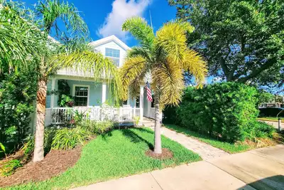 Image de \"La Nouvelle Maison\" ♥ Downtown/Yard/Self Check-in/Parking