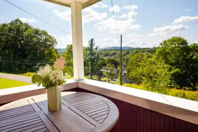 Image de Centrally Located Historical Home