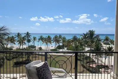 Image de Breathless Beauty, Oceanfront Condo 180 degree views