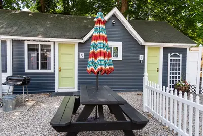 Image de Cottage 5-6 - Year Round Pet Friendly - 2 Bedroom / 1 Bath End Unit
