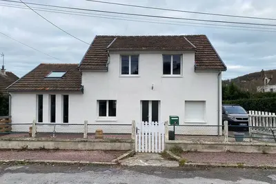 Image de Maison avec jacuzzi dans quartier calme jusqu'à 10 personnes