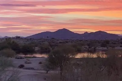 Image de Golf Fans, Stay One Block From The Entry To The Waste Mgmt Phoenix Open! ! !