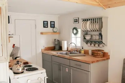 Image de MaineStay Cottage #5 With Fireplace & Fully Stocked Kitchen in Hampden/Bangor