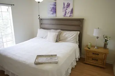 Image de Cozy Condo near Buckhead and Mercedes Benz Stadium w/ Free Parking