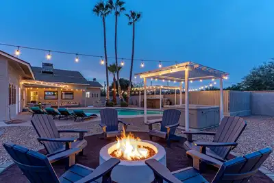 Ada Access, One Story, Htd Pool, Spa, Putting Green, Games, Fire Pit, TVs All BRs