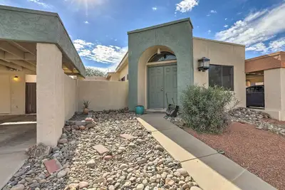 Image de Sunny Tucson Townhome w/ Patio & Mountain Views!