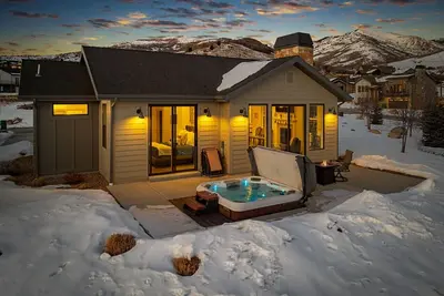 Image de Near 3 Ski Resorts + Hot Tub, Sauna & Game Room!