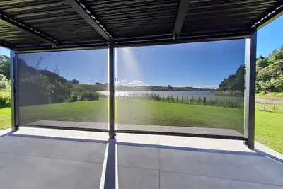 Image de Relaxing 2 Bedroom home with Harbour views