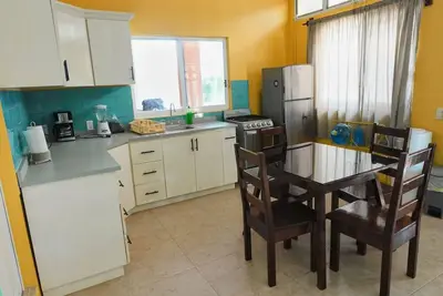 Image de Tranquil Beachside Family Retreat Pool Parking