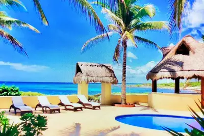 Image de Luxery Beachfront Villa! You Gotta See This Place! 2/2 Ph!