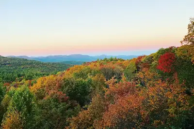 Image de Spectacular views of the Blue Valley, steps from the Rabun Bald trailhead!