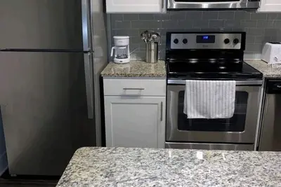 Image de Cozy 1 bedroom with courtyard pool view