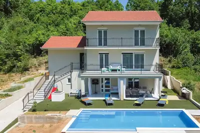 Image de Superbe maison à Sinj avec WiFi