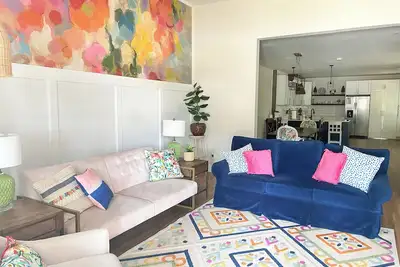 Image de Spacious Downtown Living