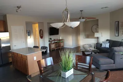Image de Cozy Casa on cul-de-sac corner lot, heated spa, bring your fur baby!