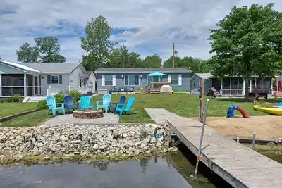 Image de New Construction 3 Bed/2 Bath Home on Beautiful Nyona Lake Sleeps 9 Pet Friendly