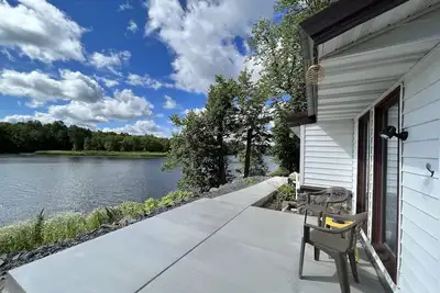 Image de Cozy River Cottage on the Old Abe Chippewa River.