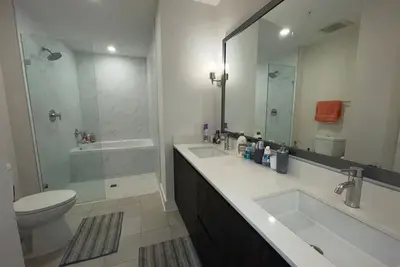 Image de Cozy 2 bedroom apartment that feels like home with a rooftop heated jacuzzi.