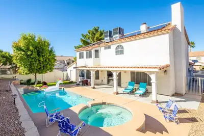 Image de Luxurious & Cozy ⛱Sunny Private Pool★Pets Allowed★Pvt Yard★Arcade Game Room