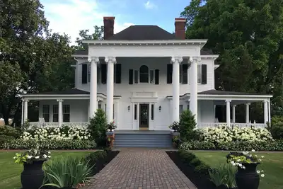Image de Historic Bauknight House, the Jewel of Walhalla.
