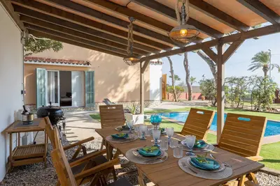Image de Belle maison face à la mer, avec piscine, jacuzzi, wifi, A/C et parking